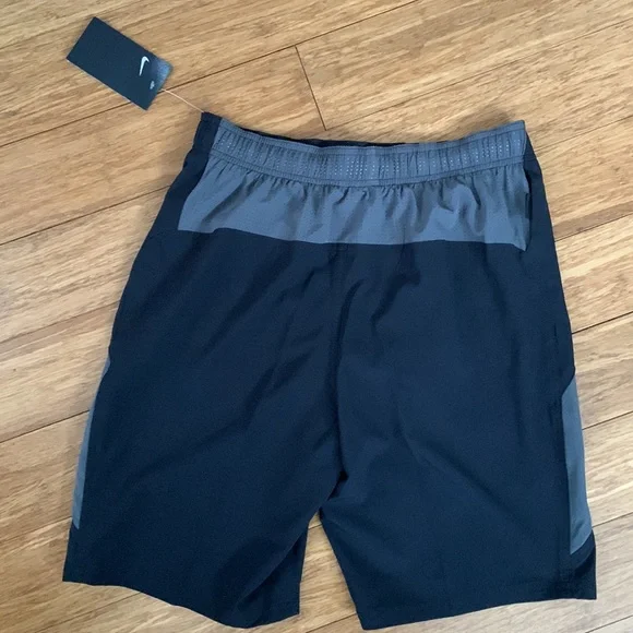 NEW NIKE Mens Black Water Repel Swim Shorts sz S - Picture 3 of 5